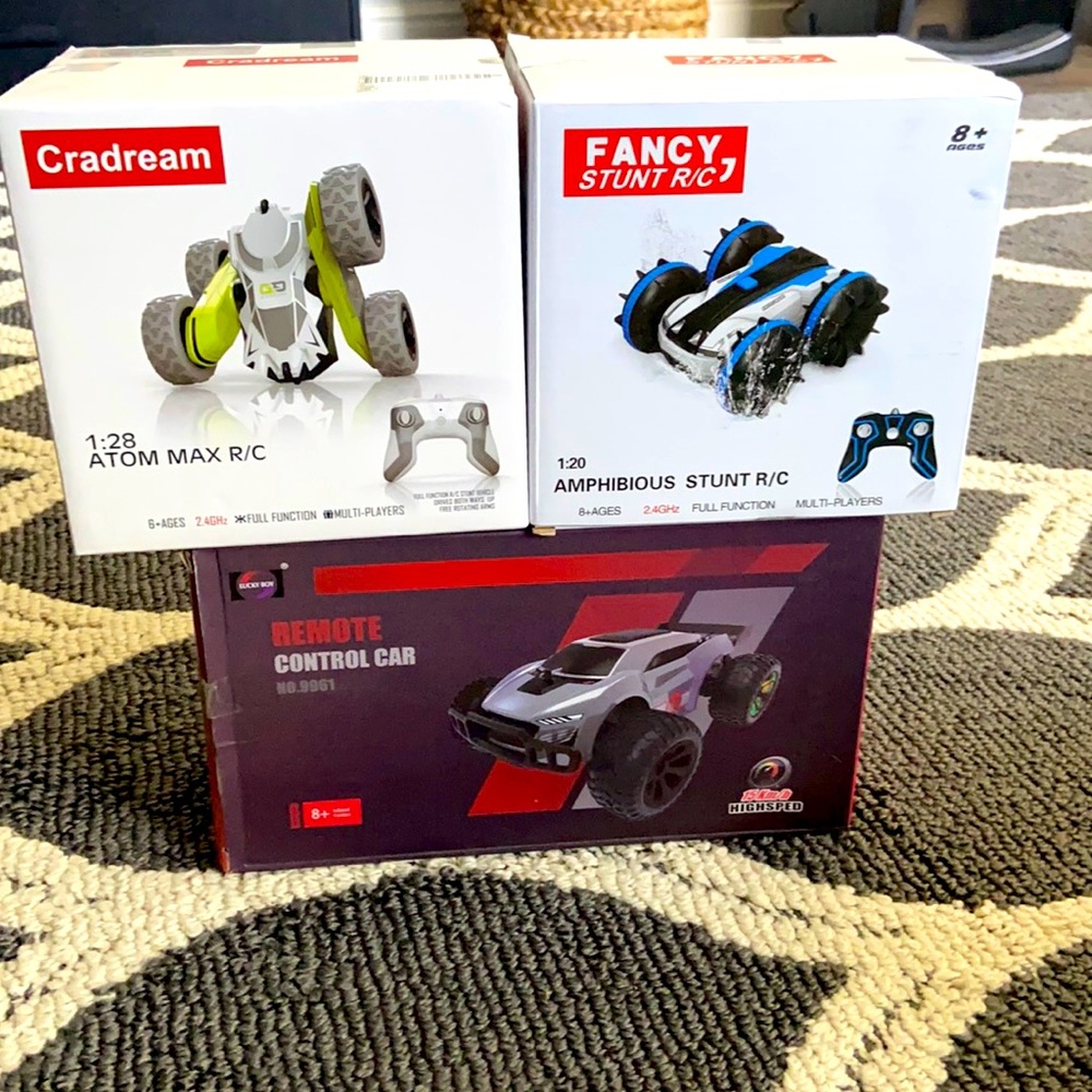 Brand new SET of 3 remote control cars 🚙